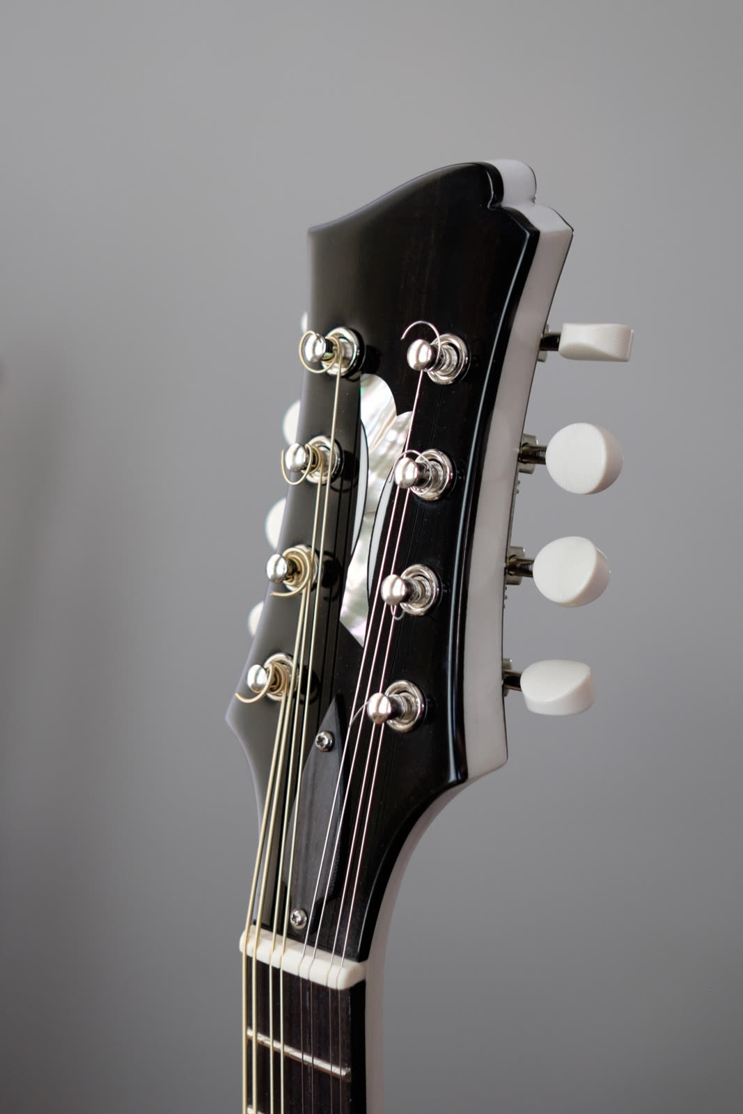 A-model mandolin, peghead, pearl