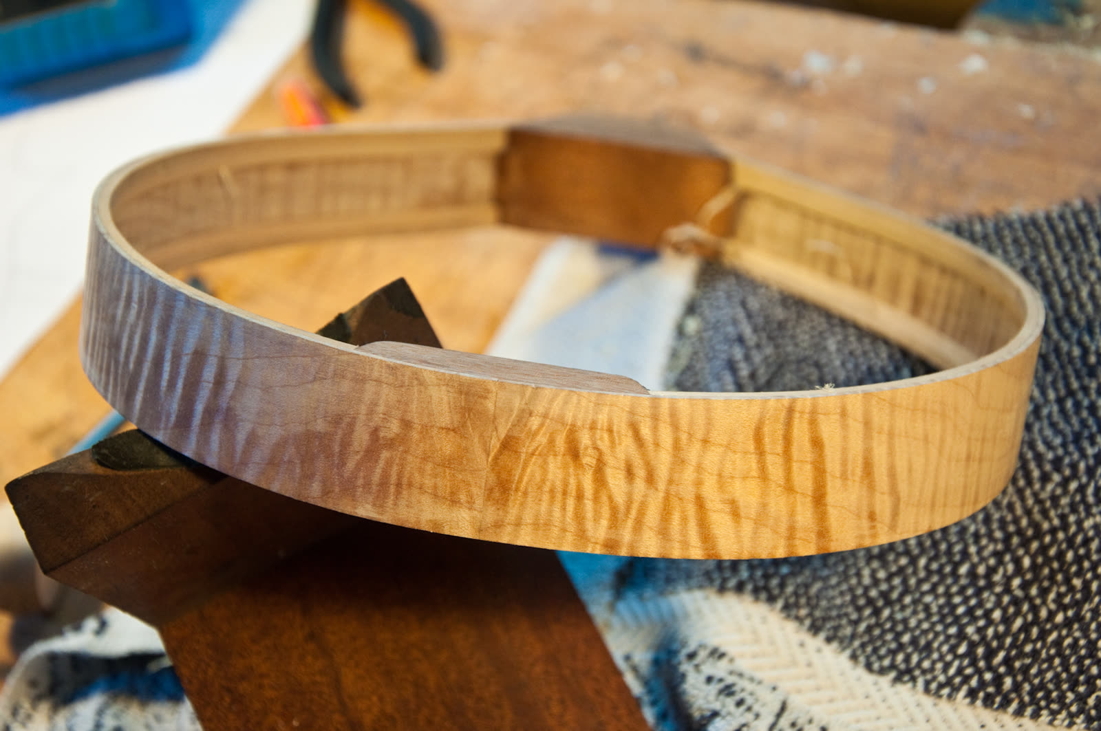 Mando sides, curly maple, willow linings